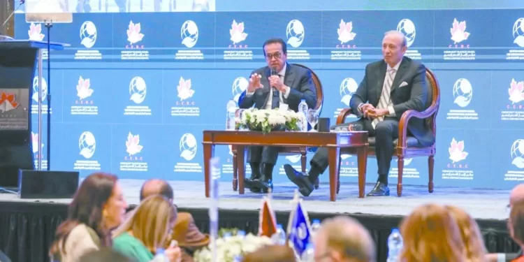 عبدالغفار.. فى ندوة مجلس الأعمال «المصرى -الكندى»:  «الصحة».. على رأس أولويات القيادة السياسية