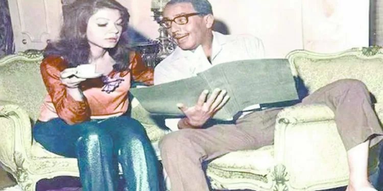 «كلمتين وبس» .. فى مئوية الأستاذ فؤاد.. «مهندس الكوميديا» 1 - جريدة الجمهورية «كلمتين وبس» .. فى مئوية الأستاذ فؤاد.. «مهندس الكوميديا»