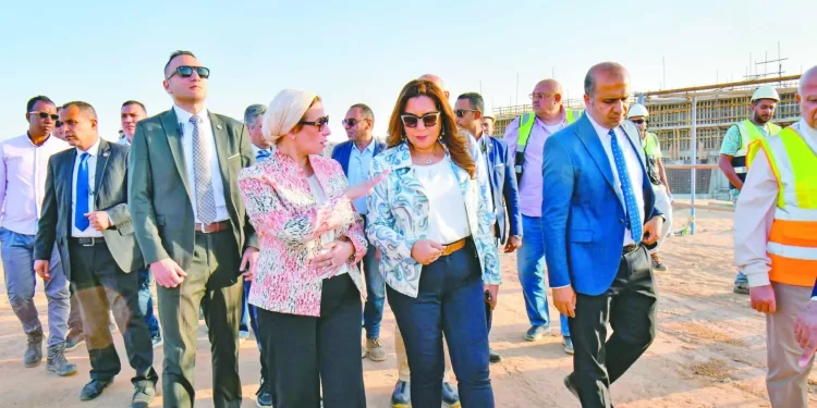 وزيرتا البيئة والتنمية المحلية تفقدتا الموقع:  مدينة المخلفات الصلبةالأولى من نوعها بالشرق  الأوسط