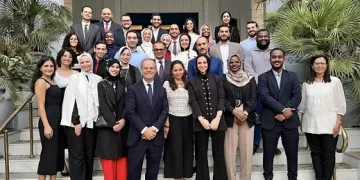 30 طالبًا يتوجهون إلى المملكة المتحدة للدراسة في منحة تشيفنينج