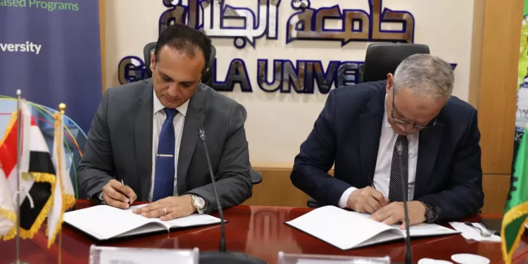«جامعة الجلالة» و «السكر والصناعات التكاملية» توقعان اتفاقية تعاون علمي وصناعي