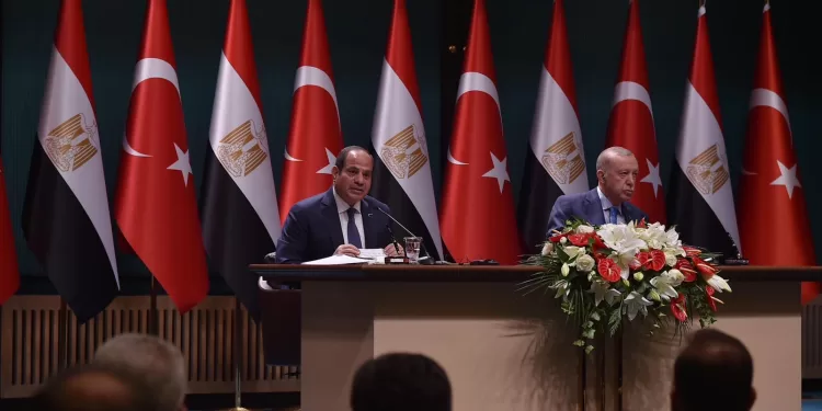 كلمة الرئيس عبد الفتاح السيسي خلال المؤتمر الصحفي المشترك مع رئيس جمهورية تركيا 1 - جريدة الجمهورية الرئيس عبد الفتاح السيسي يعود إلى أرض الوطن بعد زيارة لتركيا