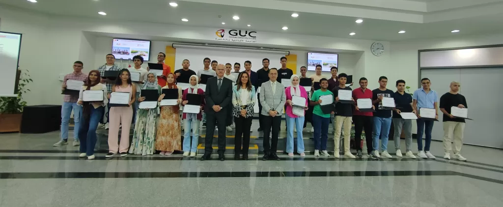 الجامعة الألمانية بالقاهرة و «GIU» تحتفلان بأوائل الثانوية العامة بحضور وزيرة التنمية المحلية 5 - جريدة الجمهورية WhatsApp Image 2024 09 05 at 5.27.28 PM 2 - جريدة الجمهورية