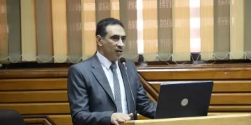 جامعة القاهرة وإيست لندن تعززان التعاون الأكاديمي