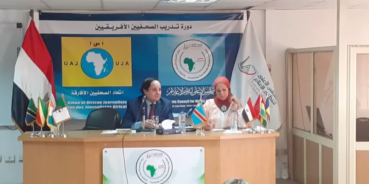 الأمين العام لرابطة الجامعات الإسلامية يشارك خبراته في الإعلام مع الصحفيين الأفارقة