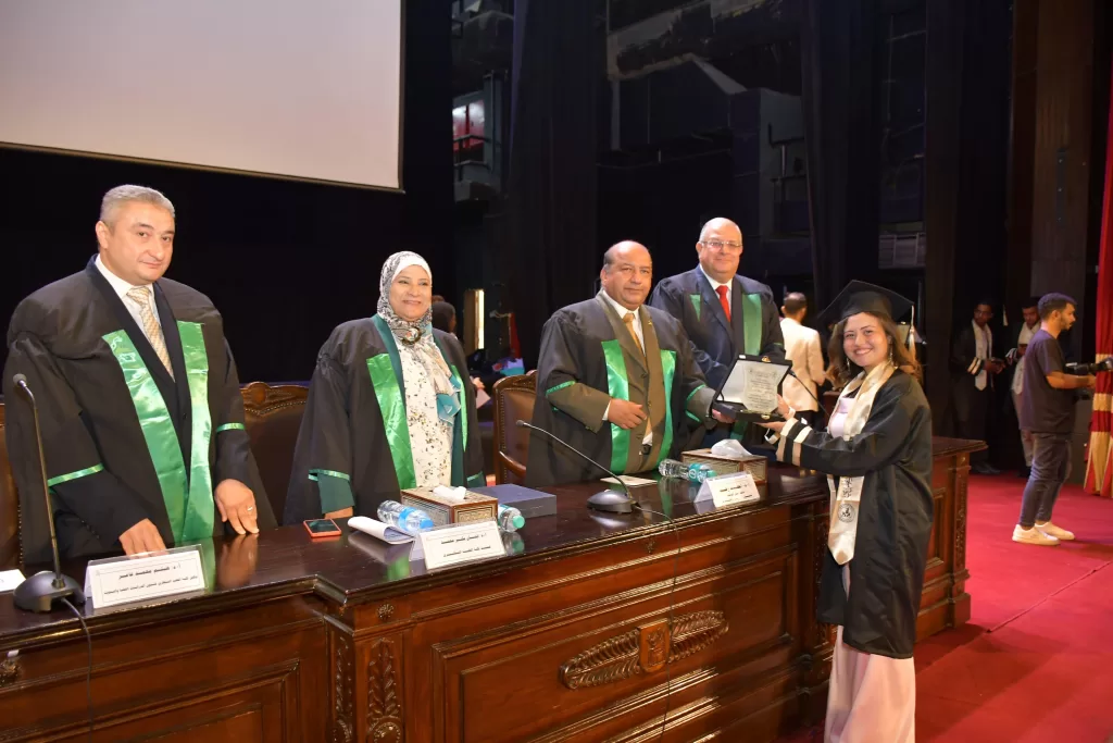 جامعة القاهرة تحتفل بأجيال جديدة من الأطباء البيطريين 2 - جريدة الجمهورية WhatsApp Image 2024 09 17 at 12.17.15 PM - جريدة الجمهورية
