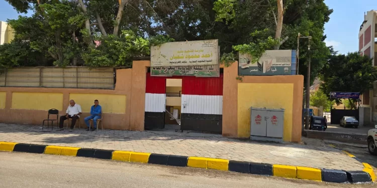 المحافظة تُطلق «مدارس مدينة الجيزة» بتجهيزات متكاملة ورفع كفاءة 20 شارعًا مؤديًا للمدارس 1 - جريدة الجمهورية محافظ الجيزة يفتتح معرض «أهلًا مدارس» لتوفير المستلزمات المدرسية