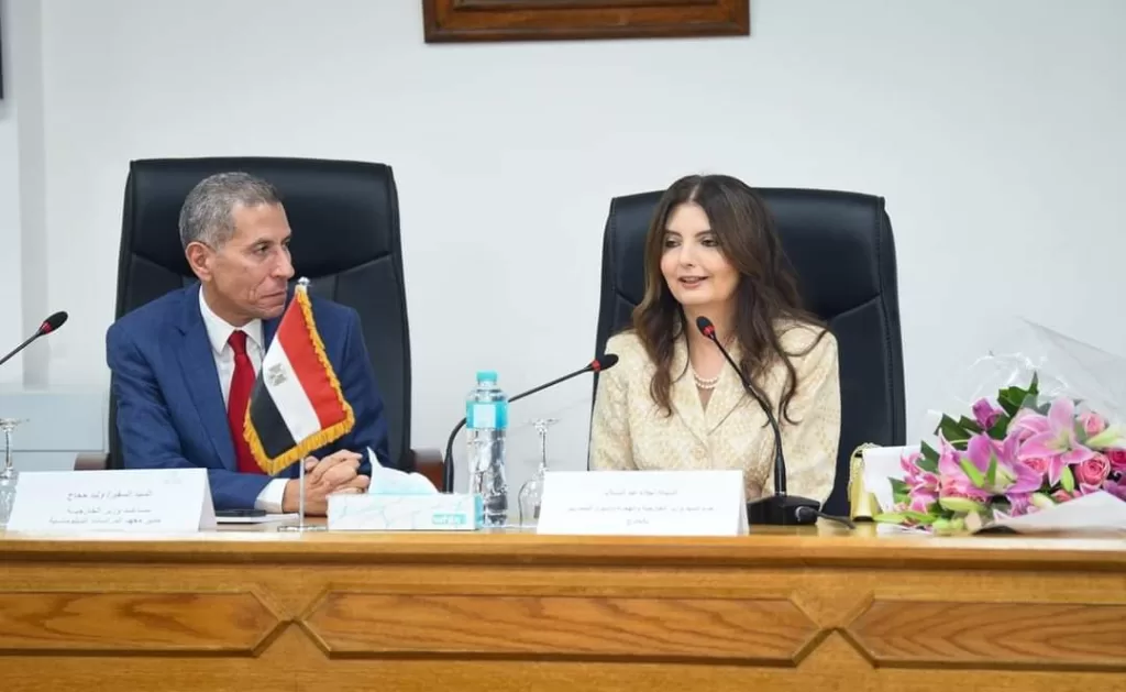 حرم وزير الخارجية تفتتح برنامجًا لتأهيل قرينات الدبلوماسيين لتمثيل مصر بالخارج 3 - جريدة الجمهورية WhatsApp Image 2024 09 19 at 7.28.14 PM 2 - جريدة الجمهورية