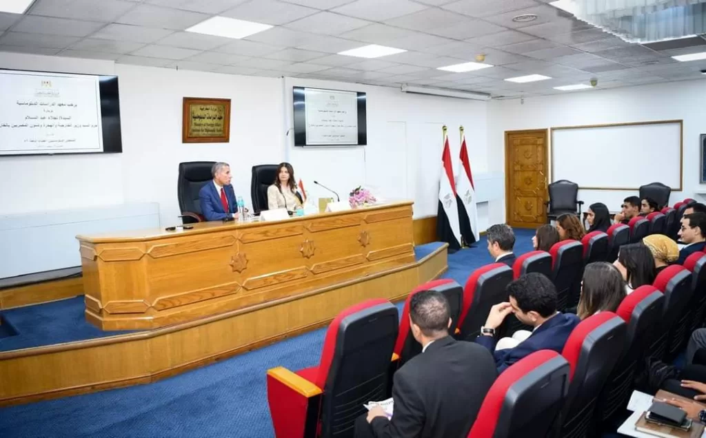 حرم وزير الخارجية تفتتح برنامجًا لتأهيل قرينات الدبلوماسيين لتمثيل مصر بالخارج 5 - جريدة الجمهورية WhatsApp Image 2024 09 19 at 7.28.14 PM 4 - جريدة الجمهورية
