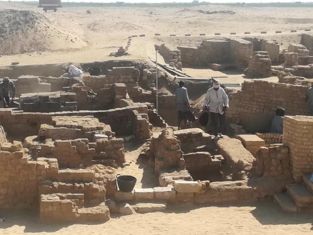 بعثتان فرنسية وإيطالية تزيحان الستار عن كنوز الفيوم في "أم البريجات" و "ديمية السباع" 3 - جريدة الجمهورية WhatsApp Image 2024 09 20 at 6.02.34 PM - جريدة الجمهورية