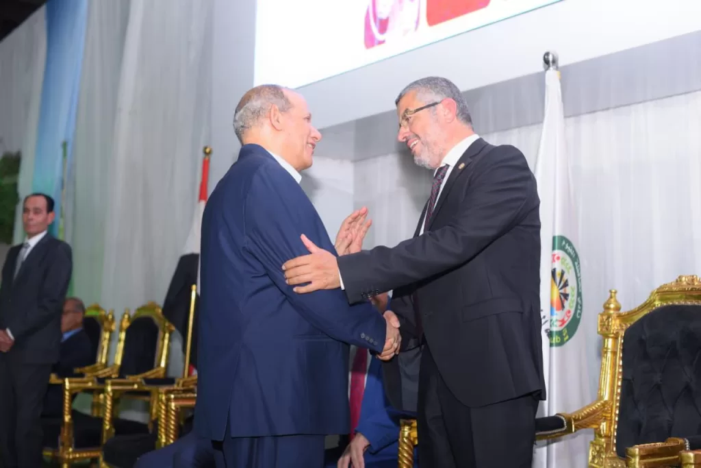 نادي الفيوم الرياضي يكرم 150 متفوقاً وعاملًا قديمًا في احتفالية ضخمة 3 - جريدة الجمهورية WhatsApp Image 2024 09 21 at 3.21.10 PM - جريدة الجمهورية
