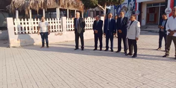 رئيس الإدارة المركزية ووكيل تعليم البحيرة يحضران طابور صباح مدرسة الأمين