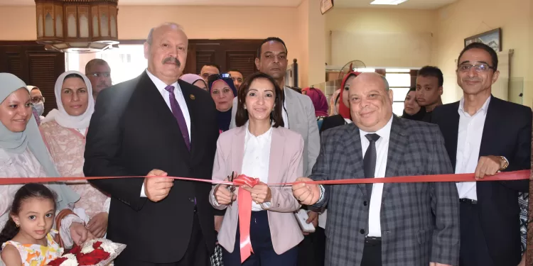 جاكلين عازر تفتتح معرضًا للفن التشكيلي لفناني البحيرة 1 - جريدة الجمهورية جاكلين عازر تفتتح معرضًا للفن التشكيلي لفناني البحيرة