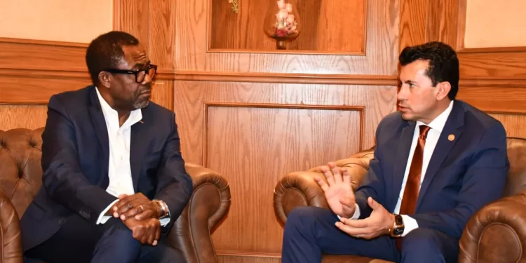 صبحي يؤكد التزام مصر بتوفير كافة الإمكانيات لمقر الكاف