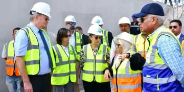 جولة تفقدية لمحافظ البحيرة ورئيس وفد الاتحاد الأوروبي لمحطة معالجة المياه بمنشية الحرية