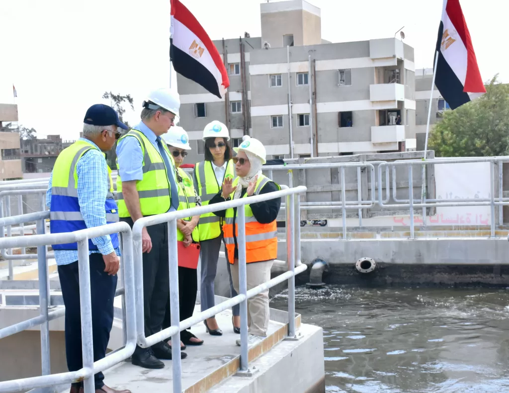 جولة تفقدية لمحافظ البحيرة ورئيس وفد الاتحاد الأوروبي لمحطة معالجة المياه بمنشية الحرية 19 - جريدة الجمهورية WhatsApp Image 2024 09 24 at 6.10.51 PM 3 - جريدة الجمهورية