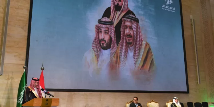 الجامعة العربية والكويت تفتحان باب التنافس للإعلاميين العرب في دورة جديدة من جائزة التميز