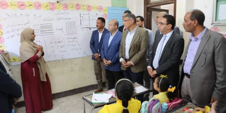 محافظ الجيزة يوجه بتوفير كافة الاحتياجات لطلاب مدرسة جمال عبد الناصر