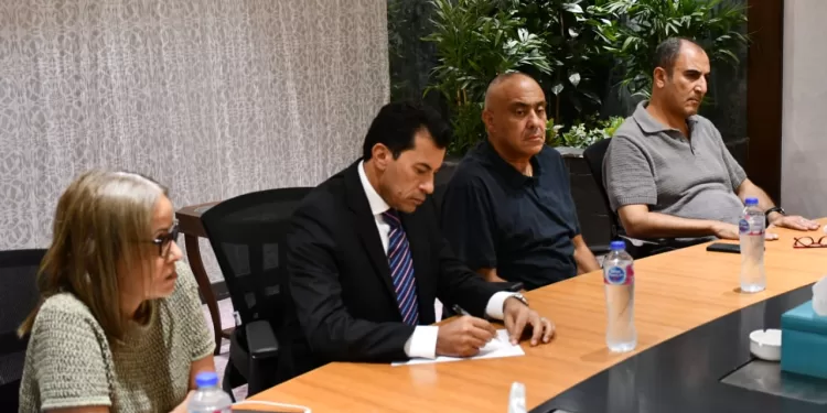 وزير التربية والتعليم ومحافظ كفر الشيخ يتفقدان المدارس ويستمعان لمطالب المعلمين والطلاب