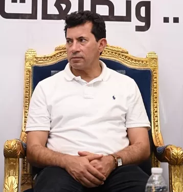 صبحي يهنئ ميرنا الطنطاوي لتحقيقها ثلاث ميداليات ذهبية ببطولة إفريقيا لرفع الأثقال 1 - جريدة الجمهورية صبحي والأشموني يفتتحان حمام سباحة نصف أوليمبي ويؤكدان على دعم الشباب