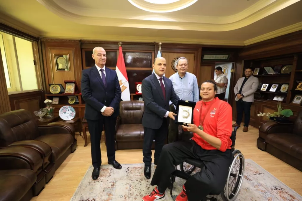 تكريم استثنائي لأبطال باريس.. محافظ كفر الشيخ يكرم أبطال الإرادة والتحدي 3 - جريدة الجمهورية WhatsApp Image 2024 09 29 at 1.47.21 PM 2 - جريدة الجمهورية
