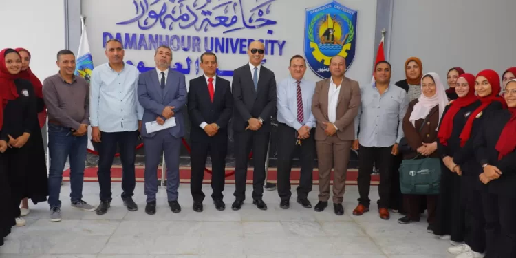 رسالة طمأنة وتهنئة من رئيس جامعة دمنهور للطلاب في بداية العام الدراسي 1 - جريدة الجمهورية رسالة طمأنة وتهنئة من رئيس جامعة دمنهور للطلاب في بداية العام الدراسي