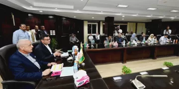 وزير الإسكان يطمئن المواطنين على سلامة مياه الشرب ويؤكد مطابقتها للمعايير العالمية