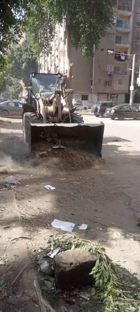 صوت المواطن مسموع: «العجوزة» تستجيب وتقلم أشجارًا متهالكة لحماية المارة 10 - جريدة الجمهورية WhatsApp Image 2024 09 30 at 5.51.04 PM 1 - جريدة الجمهورية