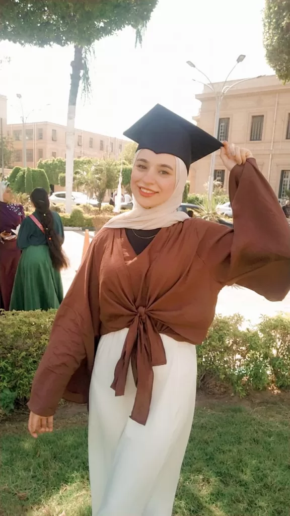 أوائل جامعة القاهرة يكشفون عن روشتة نجاحهم: التخصص والمثابرة سر التقدم 7 - جريدة الجمهورية سلمى علاء - جريدة الجمهورية