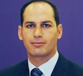 نحلم برابطة من المحترفين