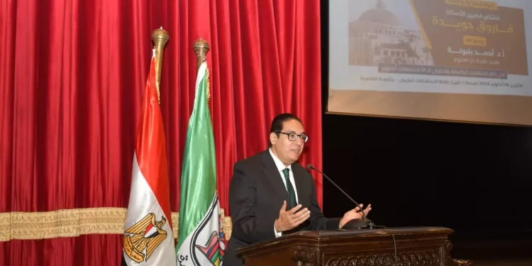 جامعة القاهرة تحتفي بفاروق جويدة في أمسية شعرية وطنية