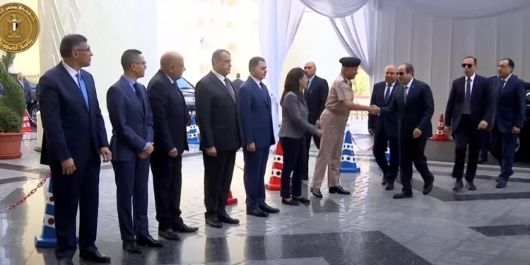 فيديو | الرئيس السيسي يفتتح محطة قطارات «صعيد مصر» ببشتيل