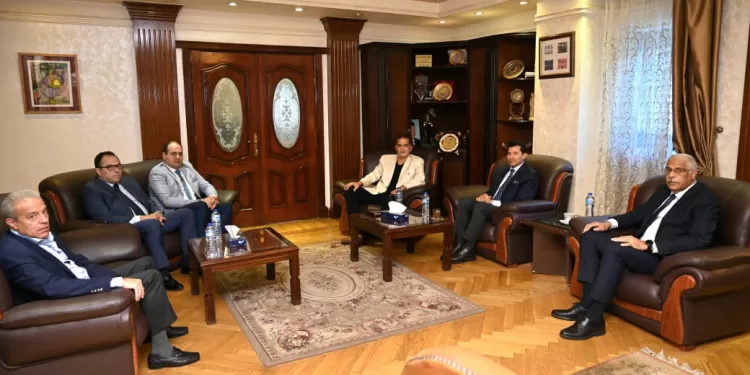 وزير الرياضة يستقبل الغندور لبحث تطوير التحكيم المصري