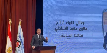 خلال ملتقى التوظيف بجامعة السويس..المحافظ يلهم الشباب: ابنتي حولت شغفها بالديكور إلى مهنة ناجحة