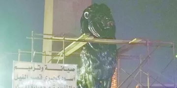 أسود قصر النيل فى أمان.. وزير السياحة: لا تصدقوا شائعات الـ«سوشيال ميديا»