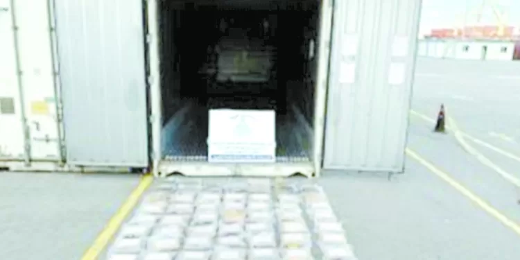 يقظة أمنية: إحباط تهريب 70 كيلو جرام كوكايين قيمتها 280 مليون جنيه قادمة من الخارج 1 - جريدة الجمهورية يقظة أمنية: إحباط تهريب 70 كيلو جرام كوكايين قيمتها 280 مليون جنيه قادمة من الخارج