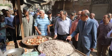 محافظ المنيا يوجه بتشديد الرقابة على الأسواق لضبط الأسعار