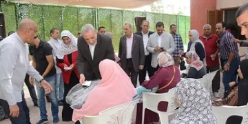 ضمن مبادرة «بداية».. محافظ الغربية يوزع مساعدات على الأسر الأَوْلى بالرعاية في نهطاي بزفتى