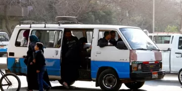 سيدة أجنبية تقفز من «ميكروباص» هربًا من تحرش السائق