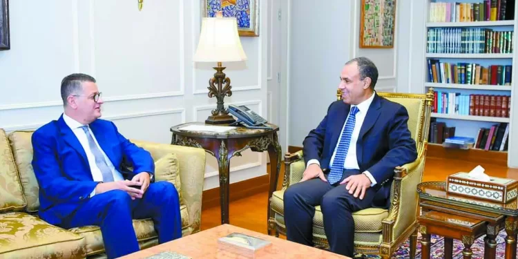 مرموش يتحدى كين