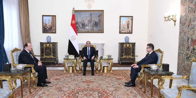 اللواء عباس كامل مستشارًا للرئيس.. وحسن رشاد رئيسًا للمخابرات