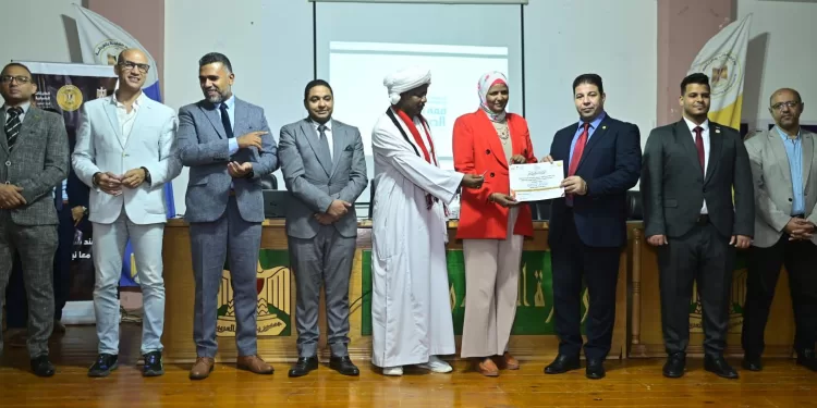 ختام قمة شباب الصعيد: تأكيد على رؤية القيادة السياسية في تمكين الشباب وصنع المستقبل