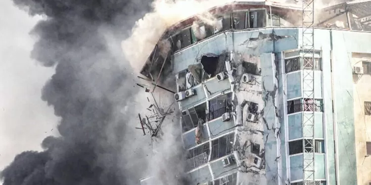 جباليا تستغيث 1 - جريدة الجمهورية «قرصة ودن» لـ «شلبى»