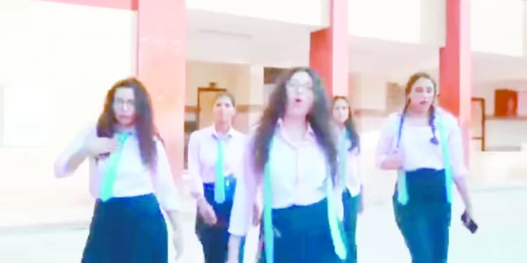 بلاغات رسمية ضد مدرسة المعادى التجريبية 1 - جريدة الجمهورية جوميز يطالب بالعمل الجماعى.. ومكافآت استثنائية لنجوم الزمالك