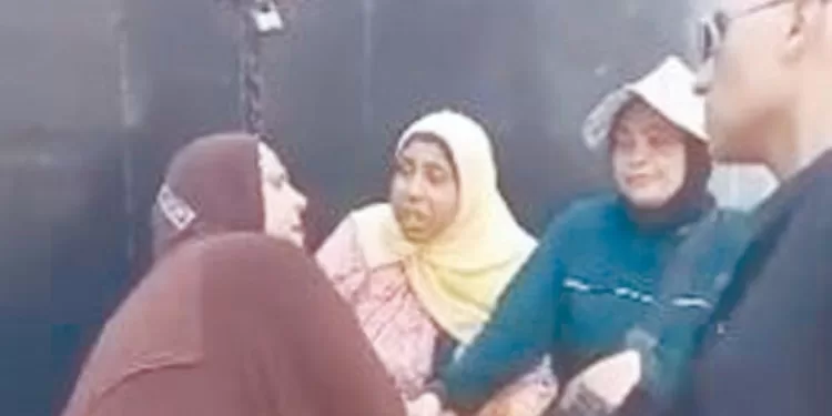 «سيدة التختة» تتحدث لـ «الجمهورية»: عايزة حقى وحق أولادى.. «السوشيال ميديا » ظلمتنى 1 - جريدة الجمهورية «سيدة التختة» تتحدث لـ «الجمهورية»: عايزة حقى وحق أولادى.. «السوشيال ميديا » ظلمتنى