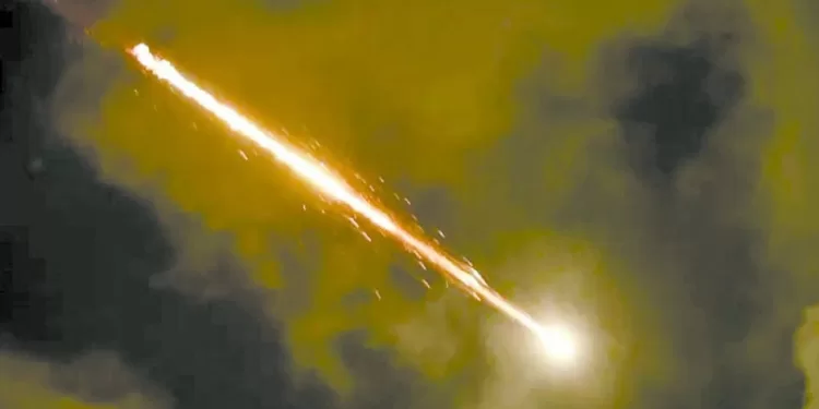 تصعيد جديد.. دون إصابات: إيران تطلق عشرات الصواريخ على إسرائيل 1 - جريدة الجمهورية تصعيد جديد.. دون إصابات: إيران تطلق عشرات الصواريخ على إسرائيل