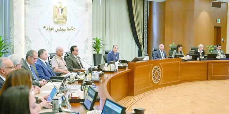 الحكومة فى اجتماعها الأسبوعى تناقش تطورات الأحداث فى الإقليم: مصر تحذر من خطر التصعيد