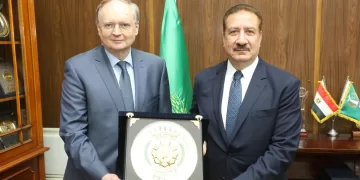 تعزيز التعاون المصري الأوروبي.. محافظ المنوفية يستقبل سفير الاتحاد ويتفقدان معرض الصناعات اليدوية 