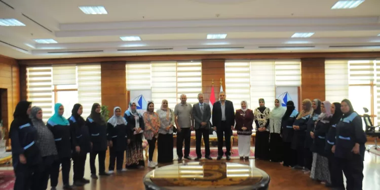 مبادرة «بداية»: جامعة كفر الشيخ تقضي على الأمية بين العاملات 