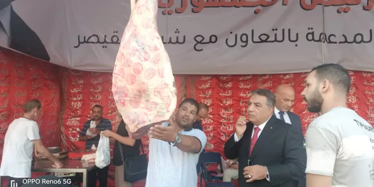 محافظ الدقهلية يتفقد منفذ لحوم حياة كريمة بالمنصورة